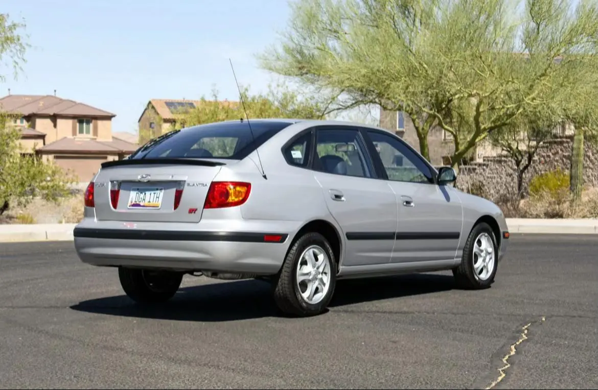 2003 Hyundai Elantra GT — photo 3