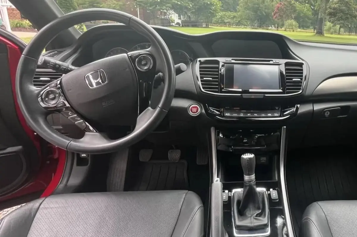 2016 Honda Accord Coupe EX-L V6 — photo 4