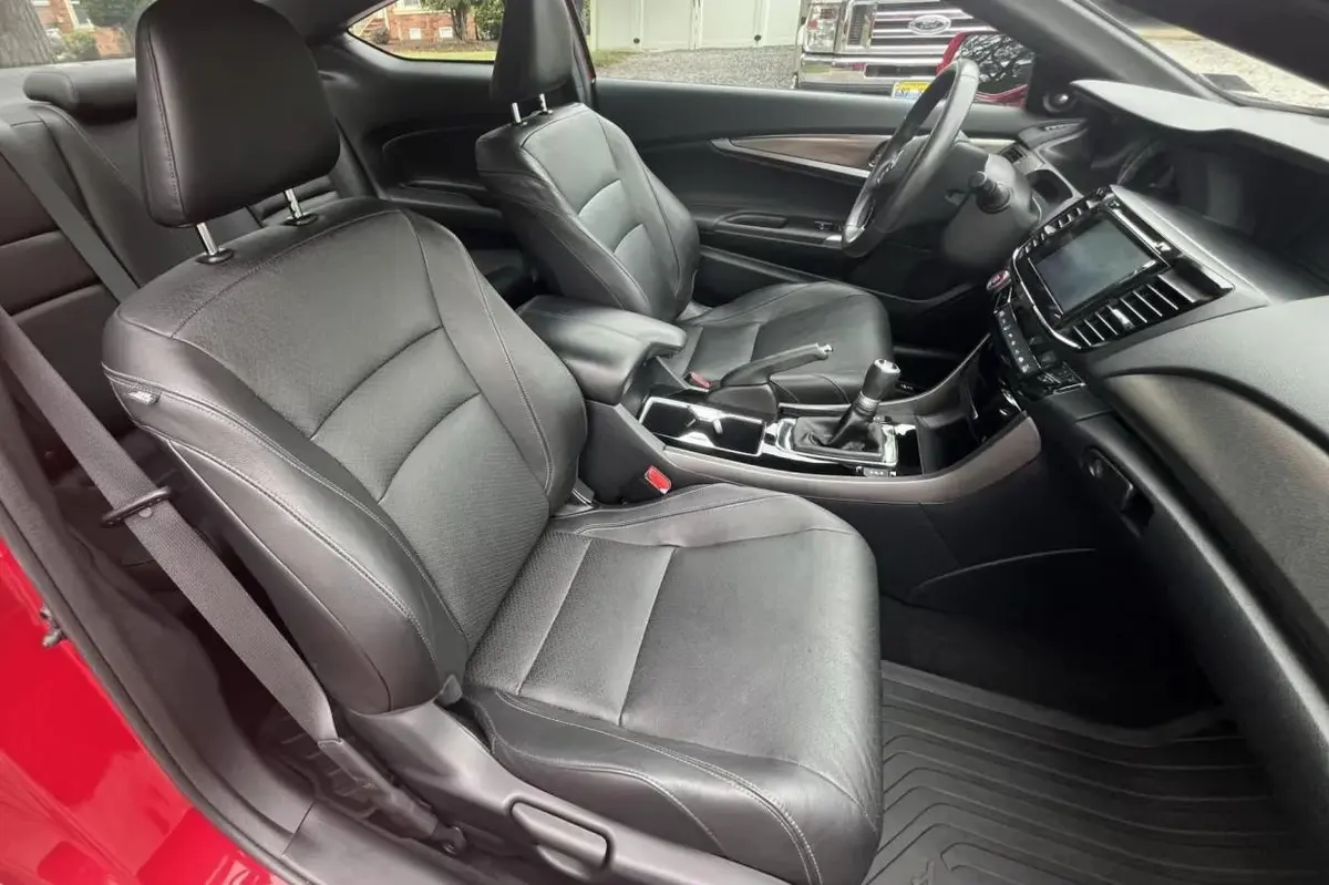 2016 Honda Accord Coupe EX-L V6 — photo 6