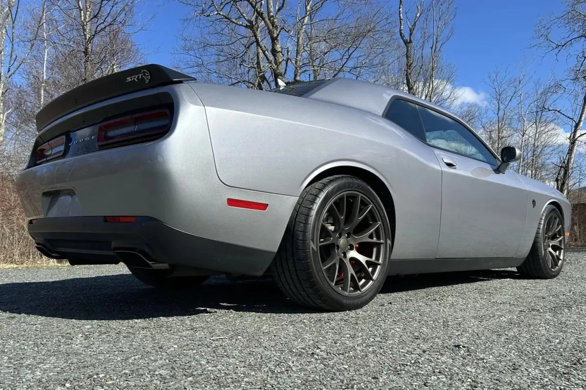 2016 Dodge Challenger SRT Hellcat — photo 2