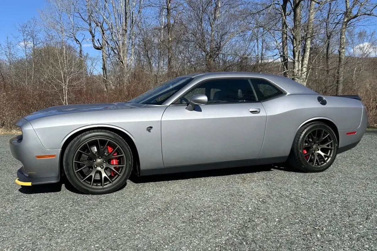 2016 Dodge Challenger SRT Hellcat — photo 3