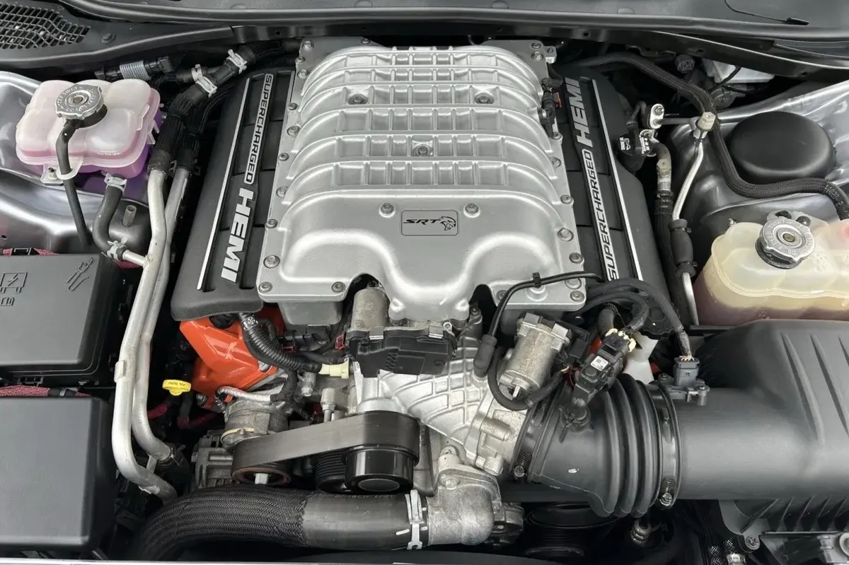 2016 Dodge Challenger SRT Hellcat — photo 6