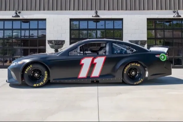 Toyota Camry NASCAR Race Car — photo 4