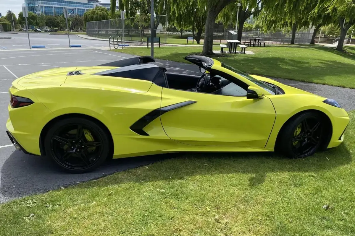 2021 Chevrolet Corvette Stingray Convertible 1LT — photo 3