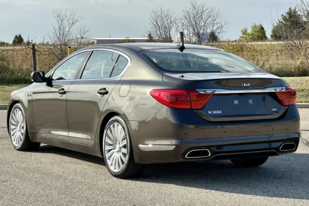 2015 Kia K900 Luxury — photo 2
