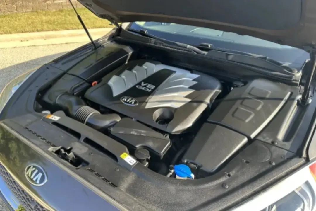 2015 Kia K900 Luxury — photo 6