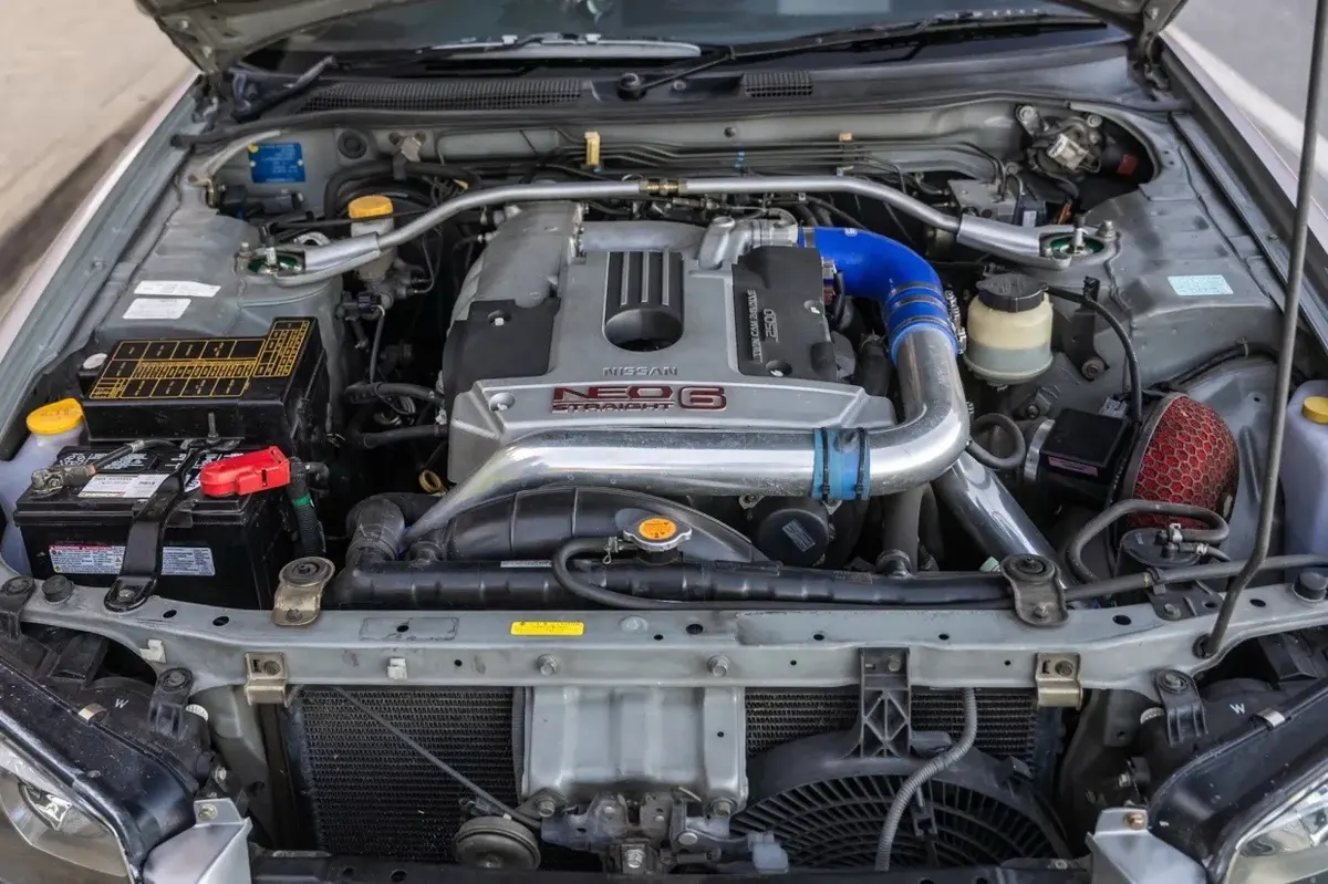 Turbocharged 1998 Nissan Skyline 25GT — photo 6