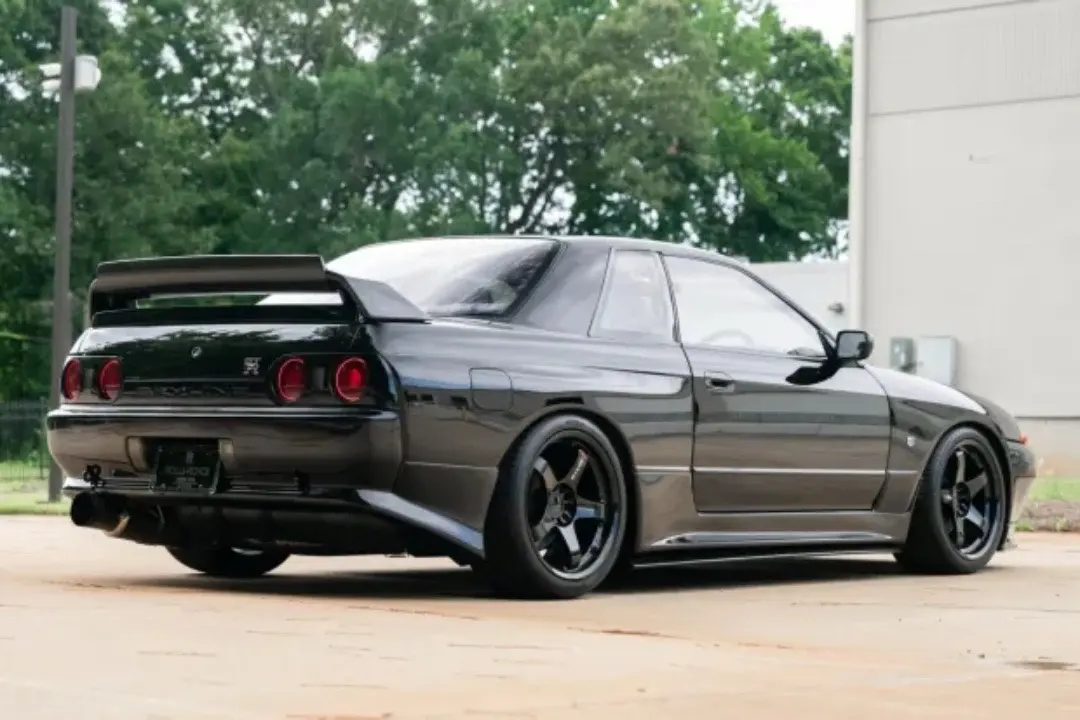 1991 Nissan Skyline GT-R (R32) — photo 2