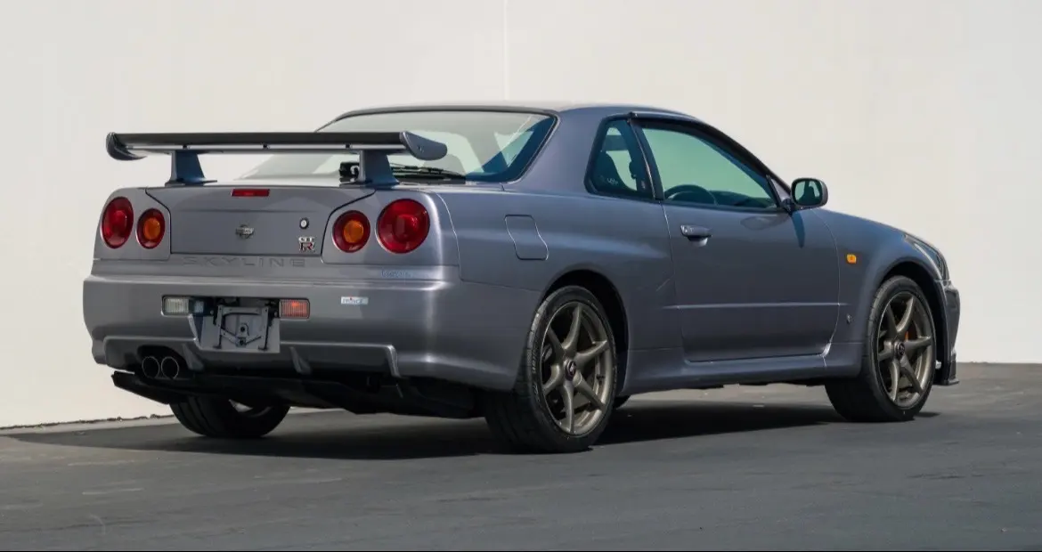 1999 Skyline GT-R V-Spec — Athlete Silver — photo 3