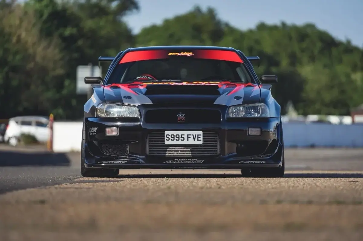 1999 Nissan Skyline GT-R — photo 2