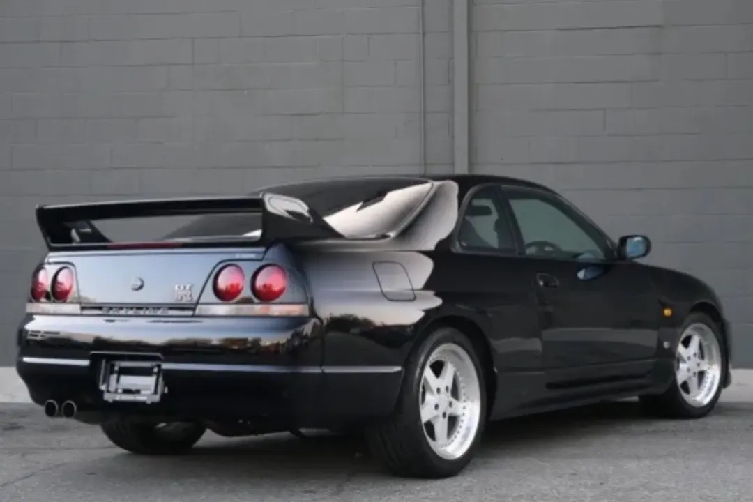 1996 Nissan Skyline GT-R V-Spec — 1 of 89 in Black — photo 2