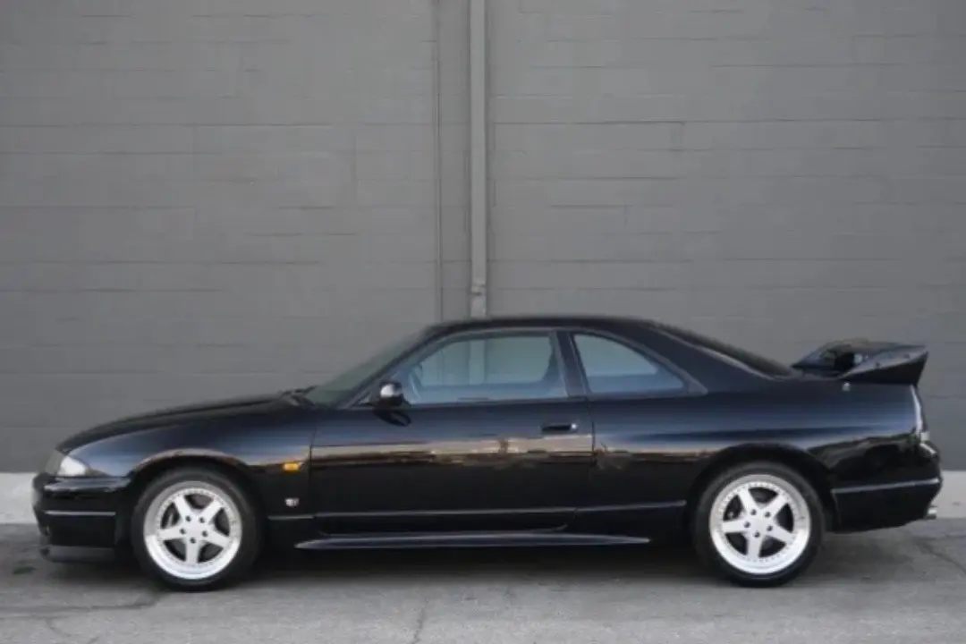 1996 Nissan Skyline GT-R V-Spec — 1 of 89 in Black — photo 3