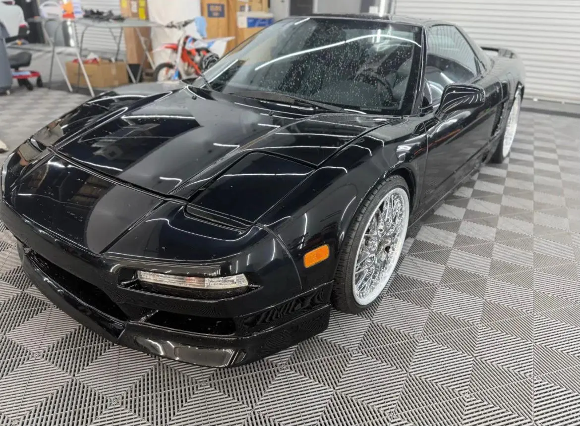 Acura NSX — Turbocharged 3.0L VTEC — photo 2