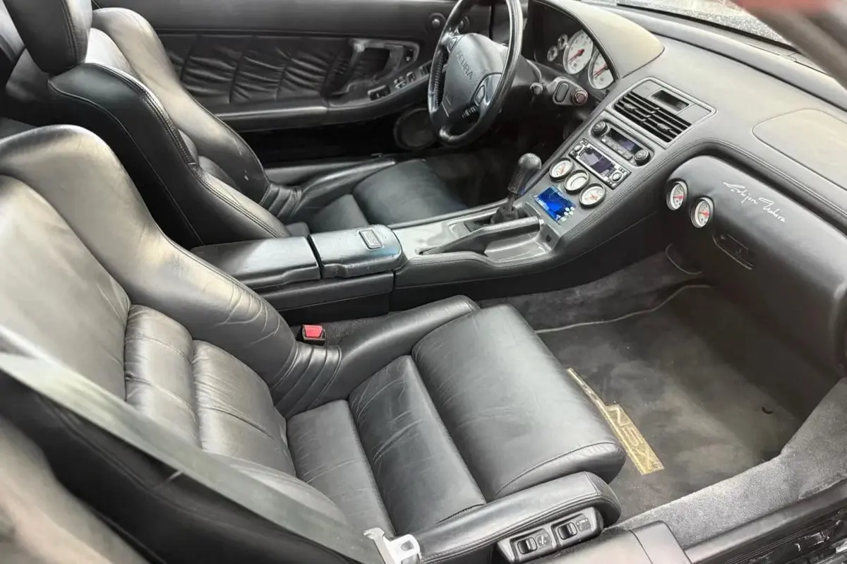 Acura NSX — Turbocharged 3.0L VTEC — photo 5