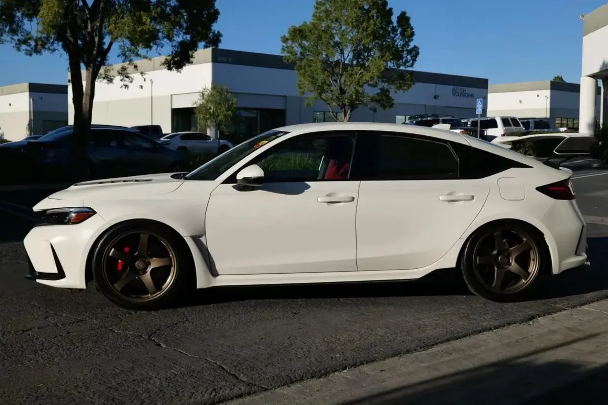 Honda Civic Type R (FL5) — Tuned, 28k Miles — photo 4