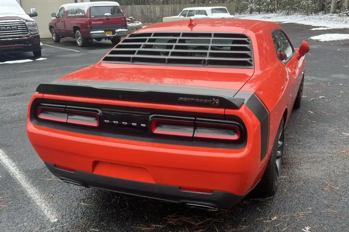 2023 Dodge Challenger R/T Scat Pack — 533 Miles — photo 2