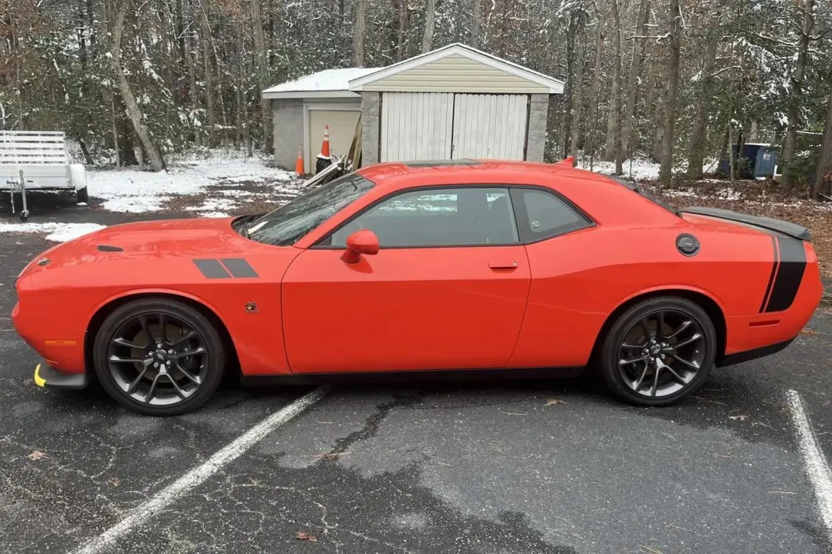 2023 Dodge Challenger R/T Scat Pack — 533 Miles — photo 3