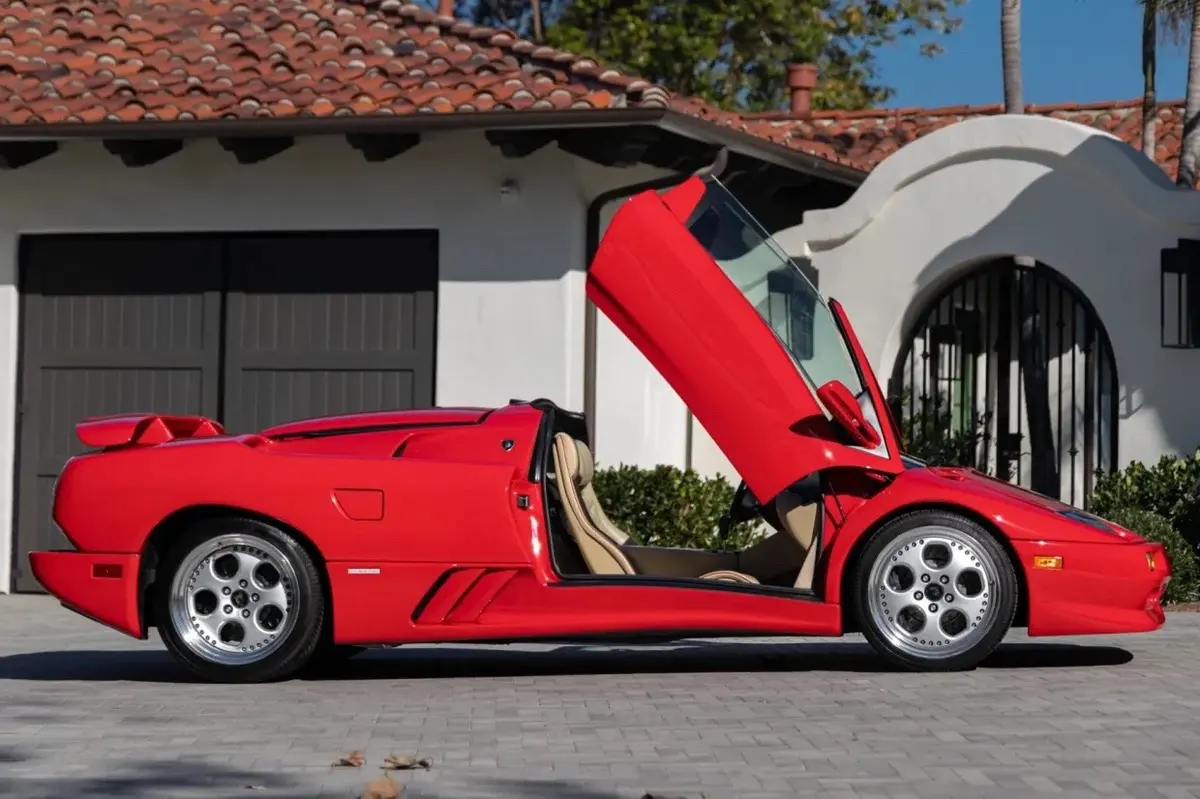 1999 Lamborghini Diablo VT Roadster β 11k Miles β photo 3