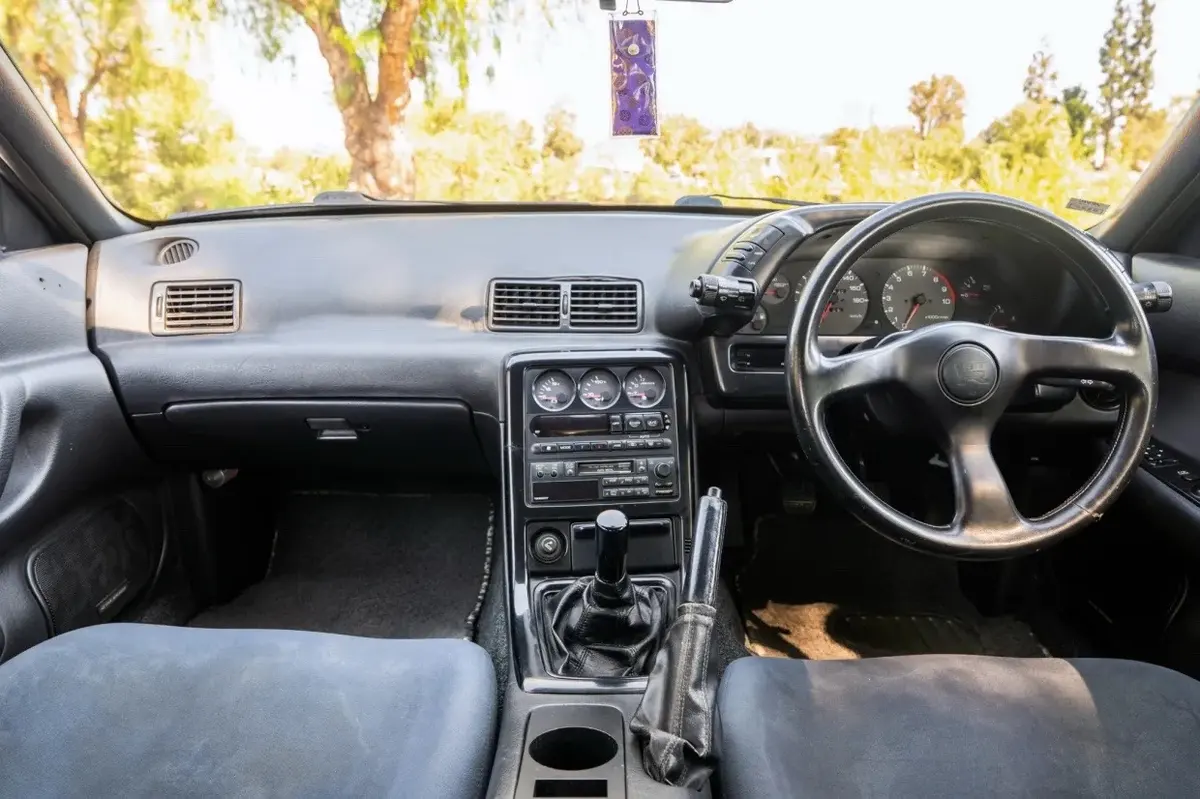 1994 Nissan Skyline GT-R (R32) β Crystal White β photo 5