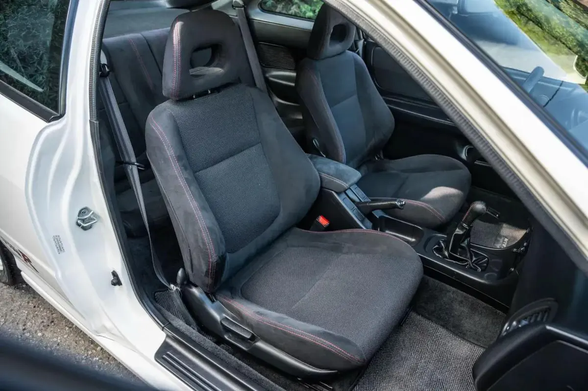 1997 Acura Integra Type R — #135/320 USDM — photo 4