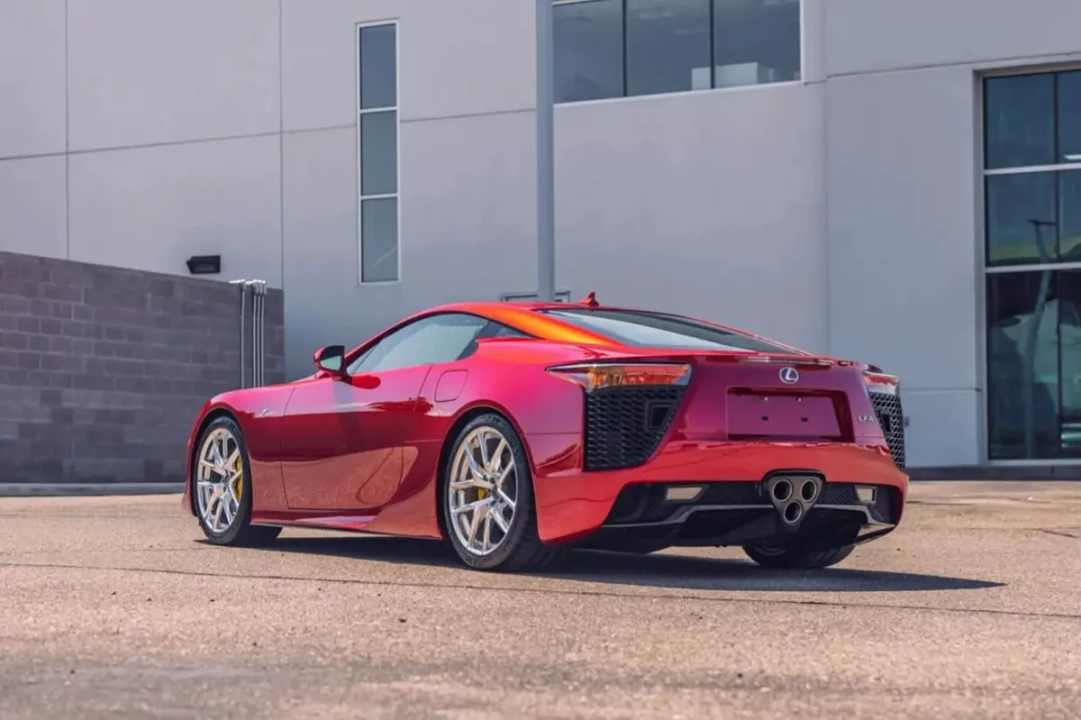Lexus LFA — #199 of 500, 10k Miles — photo 2