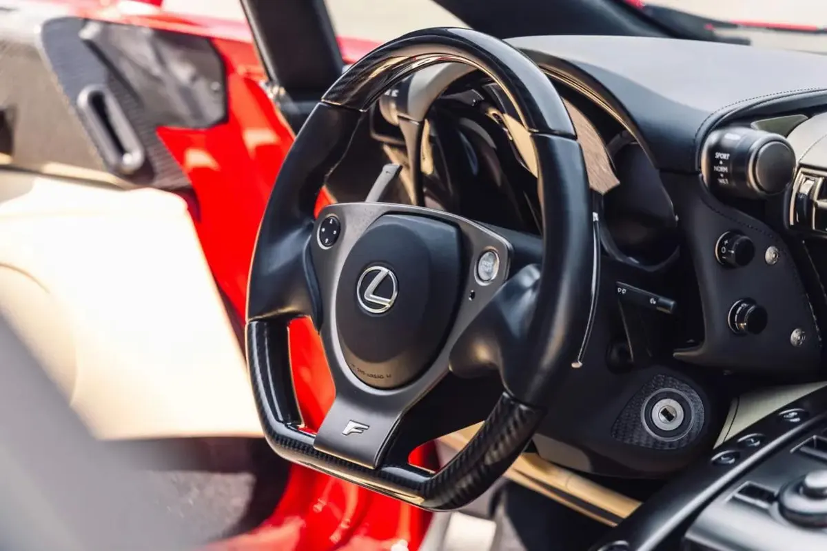 Lexus LFA — #199 of 500, 10k Miles — photo 6