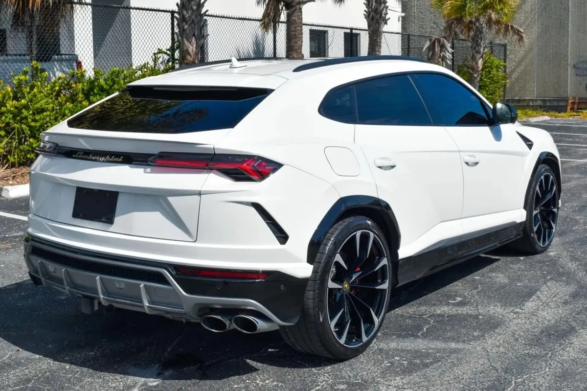 2019 Lamborghini Urus finished in White — photo 2