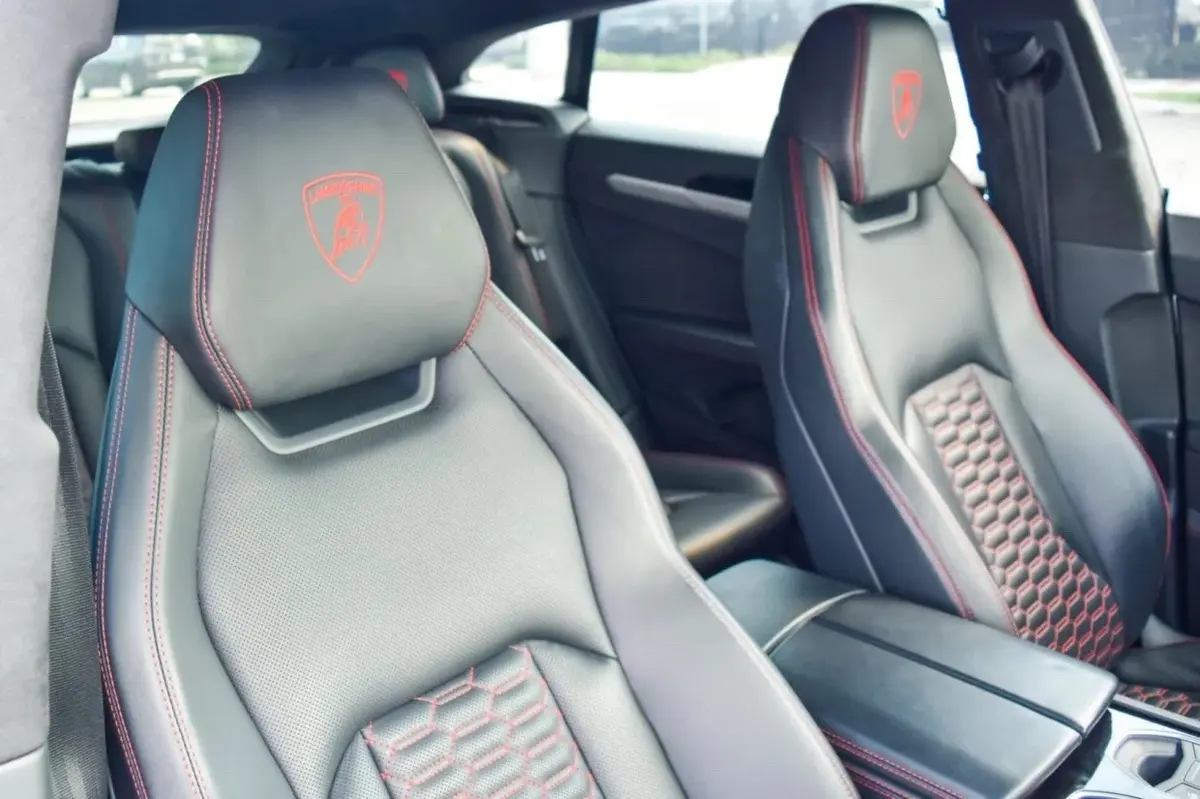 2019 Lamborghini Urus finished in White — photo 4
