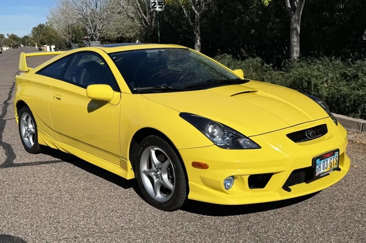 2003 Toyota Celica GT-S — Solar Yellow — photo 2