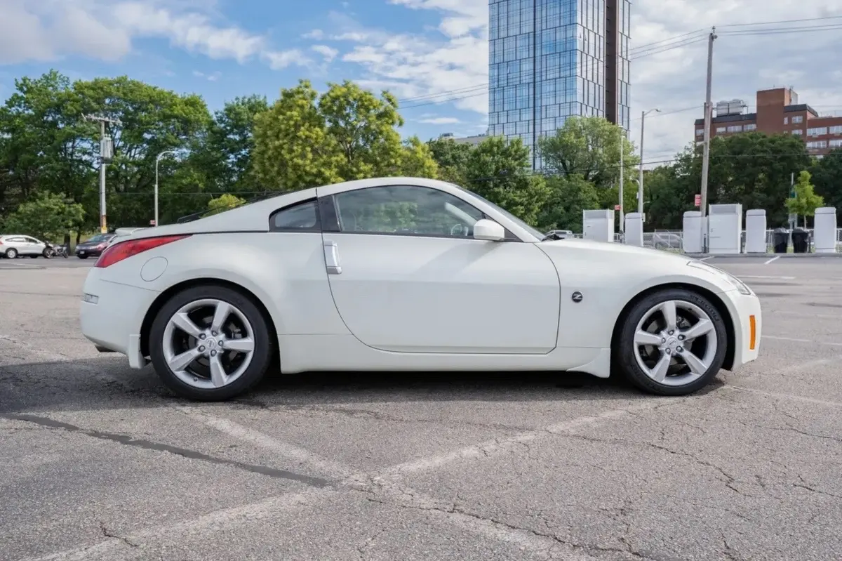 2004 Nissan 350Z Touring — 1,200 Miles — photo 3