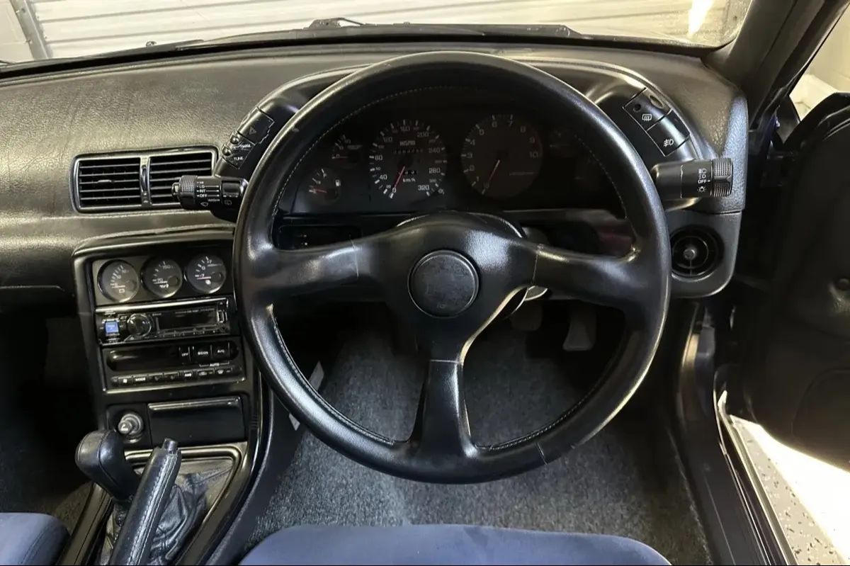 1990 Nissan Skyline GT-R — Dark Blue Pearl — photo 5