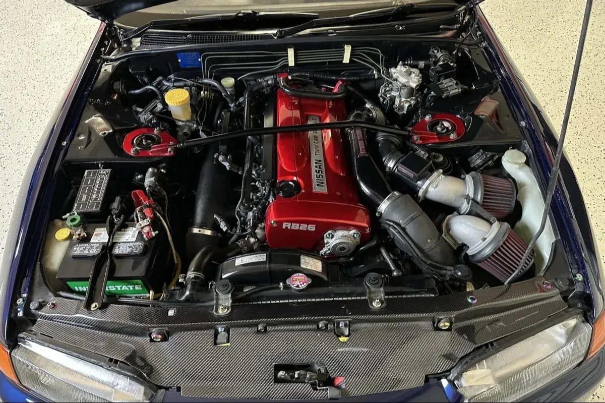 1990 Nissan Skyline GT-R — Dark Blue Pearl — photo 6