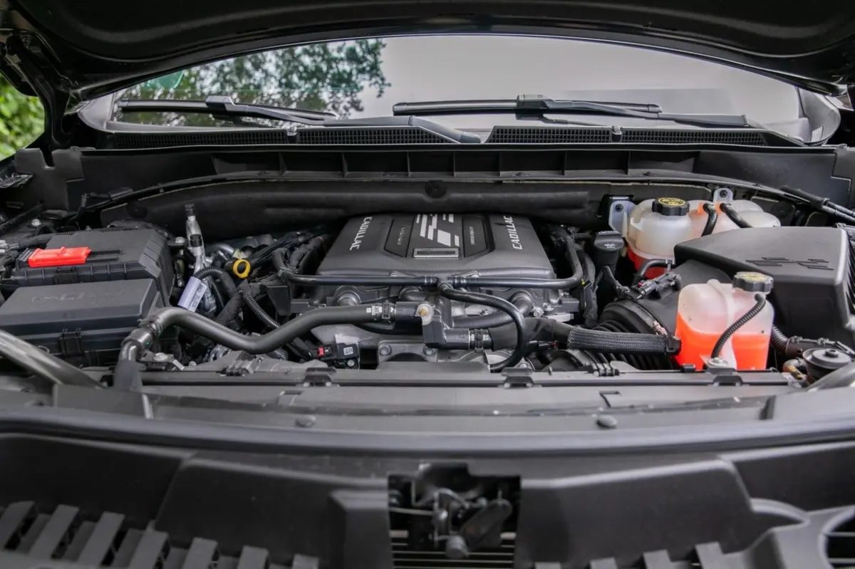2023 Cadillac Escalade V ESV — 11k Miles — photo 6