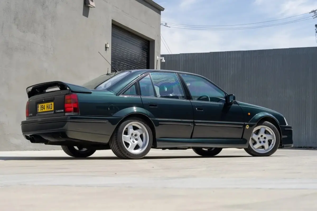 1992 Lotus Carlton — photo 3