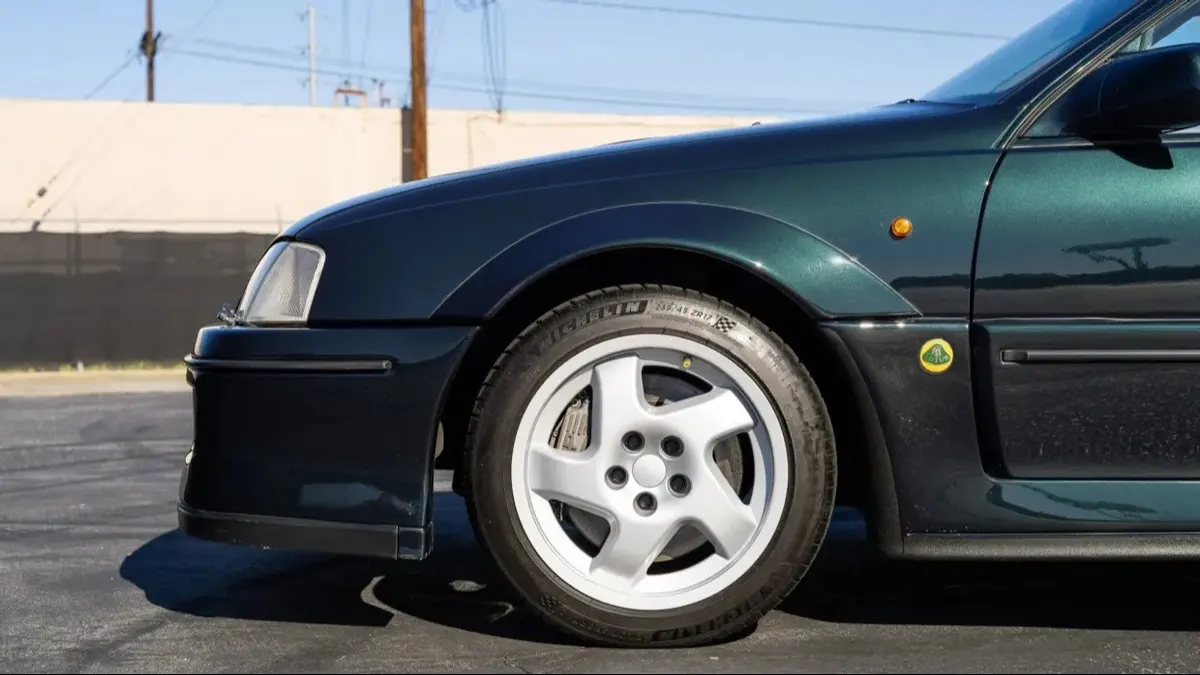 1992 Lotus Carlton — photo 4