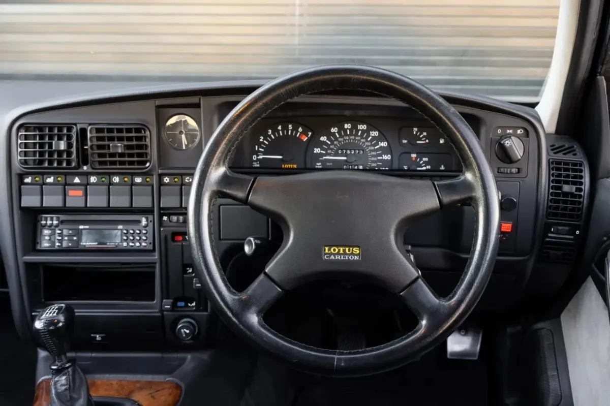 1992 Lotus Carlton — photo 7
