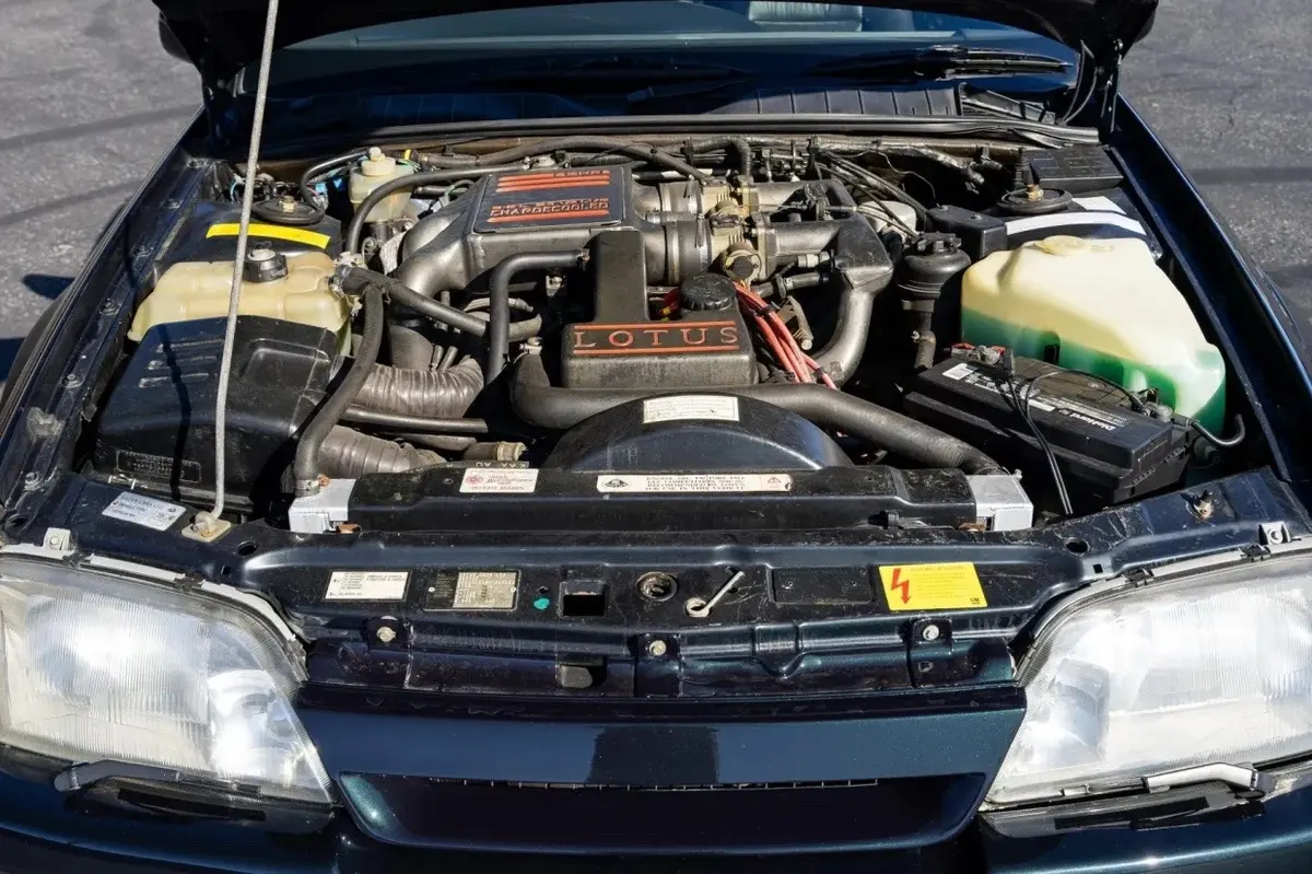 1992 Lotus Carlton — photo 8