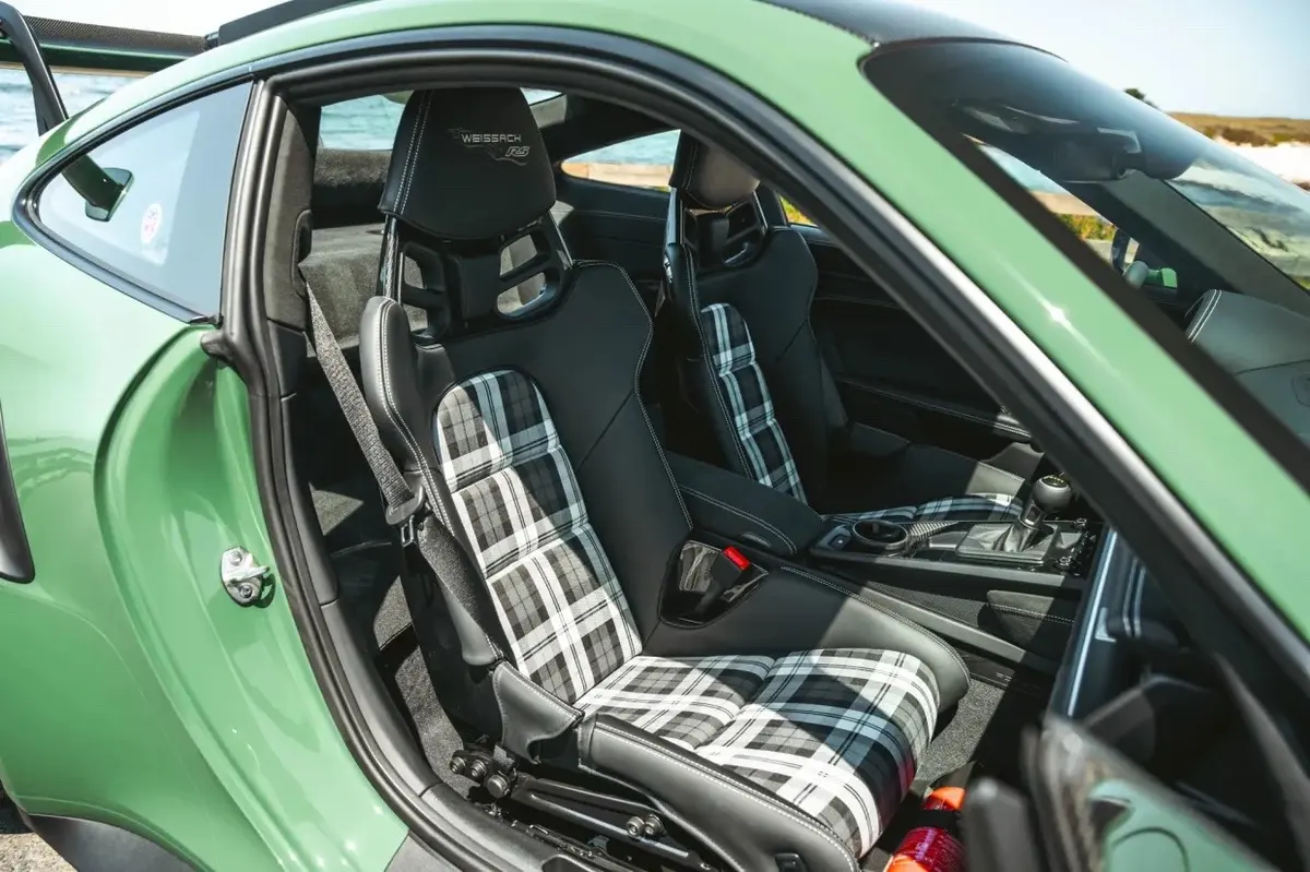 2024 Porsche 911 GT3 RS Weissach — PTS Auratium Green — photo 5