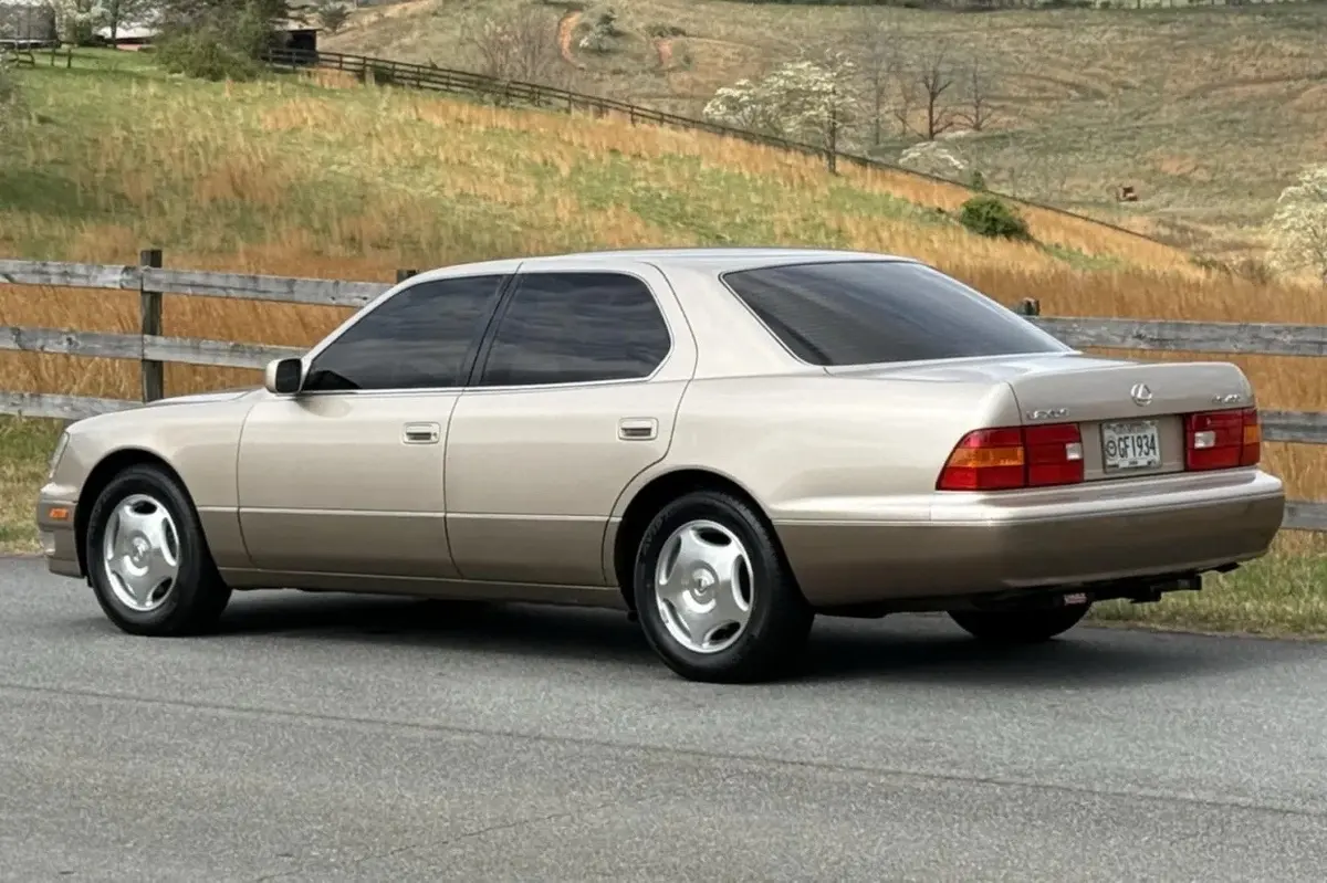 1998 Lexus LS400 — Cashmere Beige — photo 2