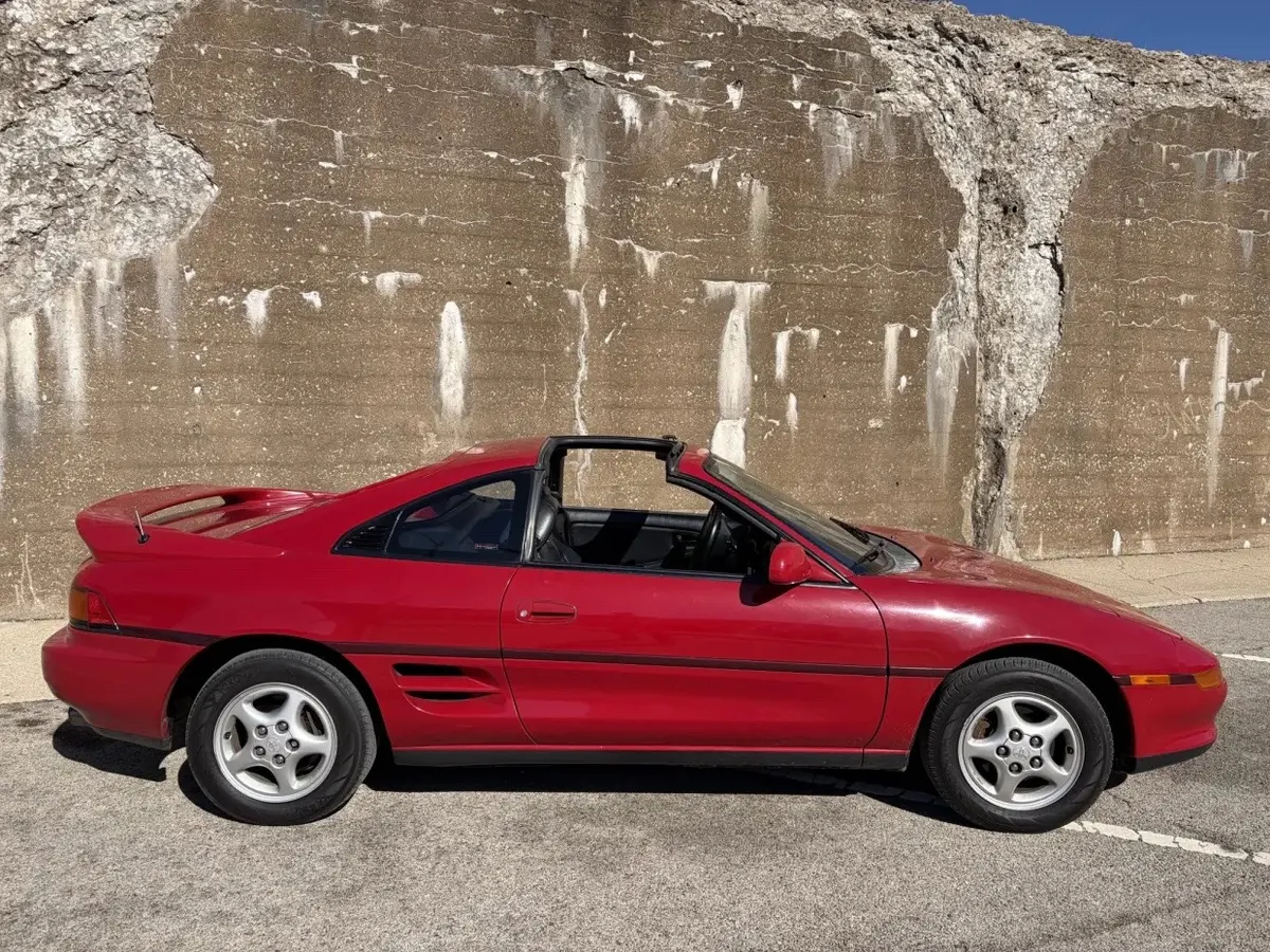 Toyota MR2 Turbo — Crimson Red — photo 3