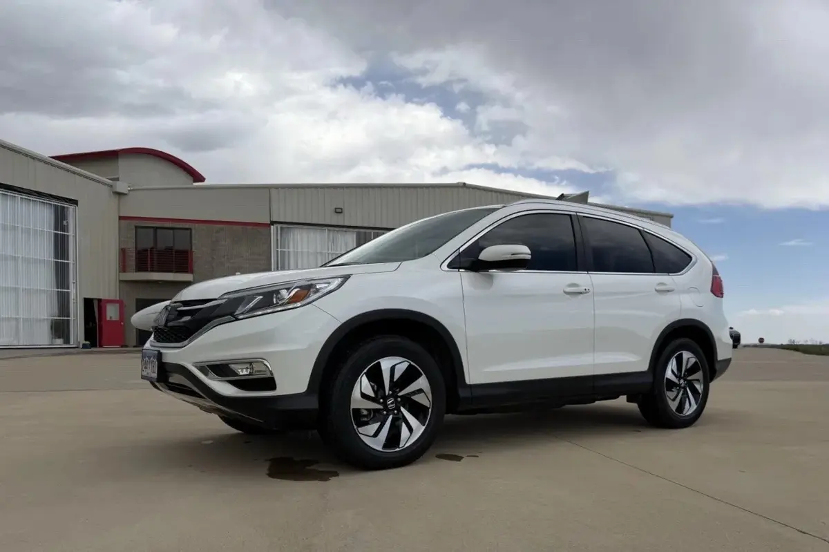 2016 Honda CR-V Touring — 8k Miles — photo 3