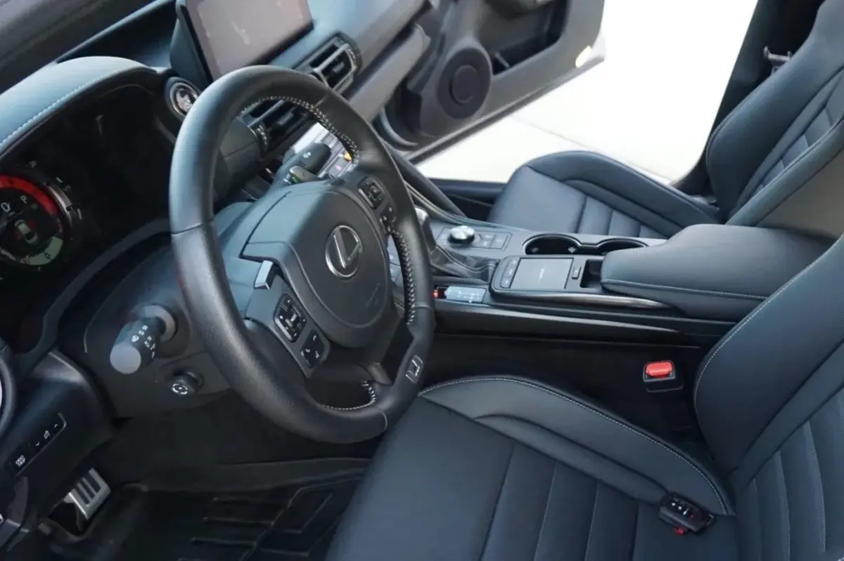 2025 Lexus IS 500 F Sport Performance — photo 5