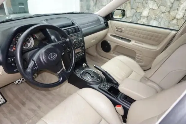 Lexus IS300 SportCross — 33k Miles — photo 5