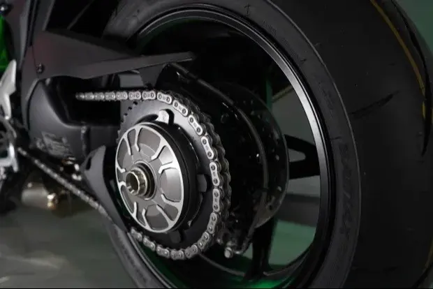 2025 Kawasaki Ninja H2 Carbon — 2 Miles — photo 6