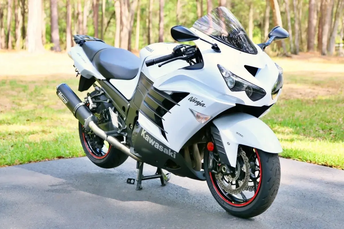 2013 Kawasaki ZX-14R Ninja — photo 3