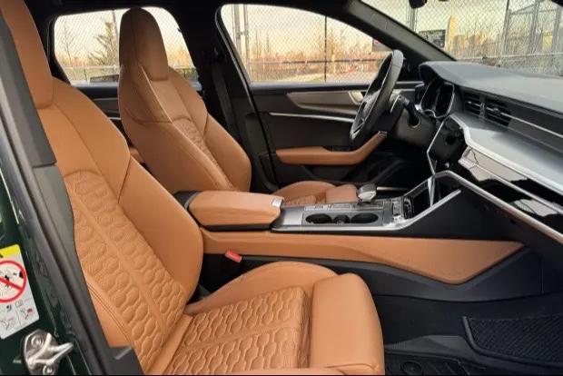2023 Audi RS6 Avant — Goodwood Green — photo 4