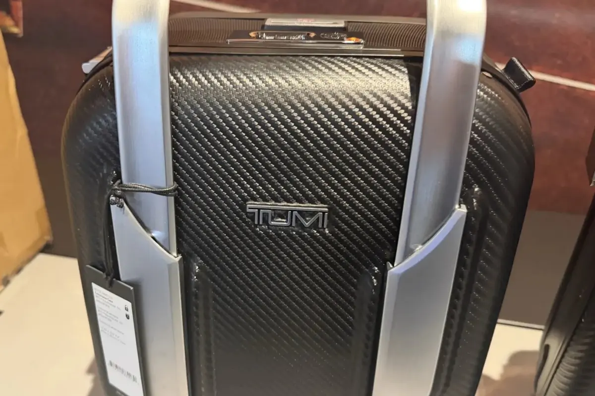 Lexus LFA x TUMI Factory Luggage Set — photo 3