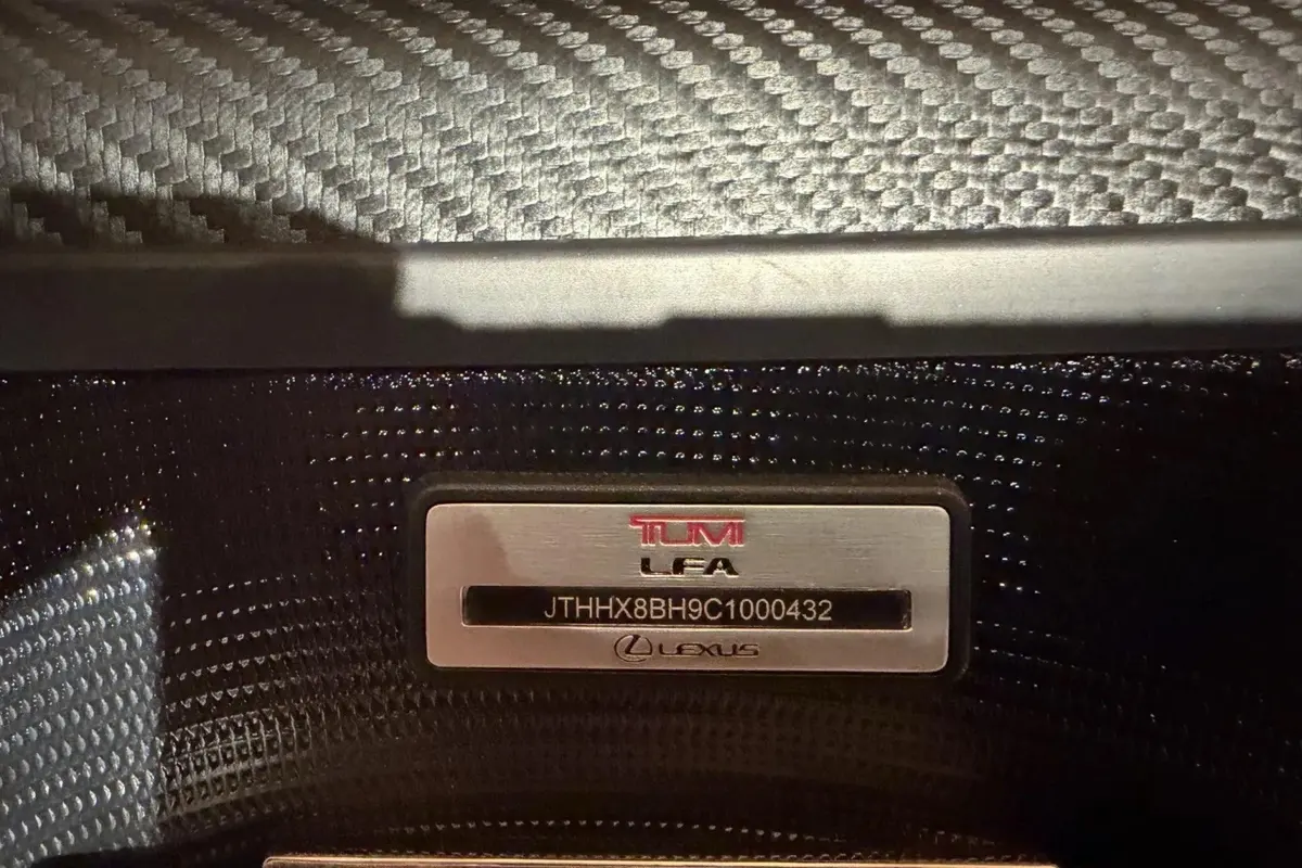 Lexus LFA x TUMI Factory Luggage Set — photo 4