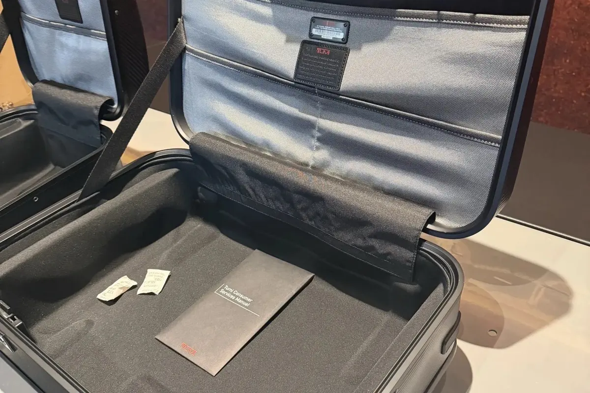 Lexus LFA x TUMI Factory Luggage Set — photo 5