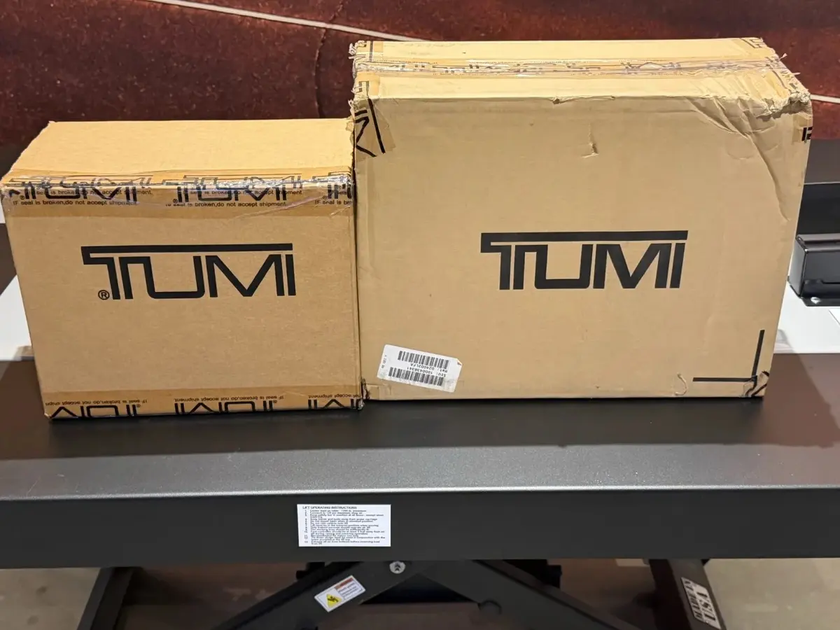 Lexus LFA x TUMI Factory Luggage Set — photo 7